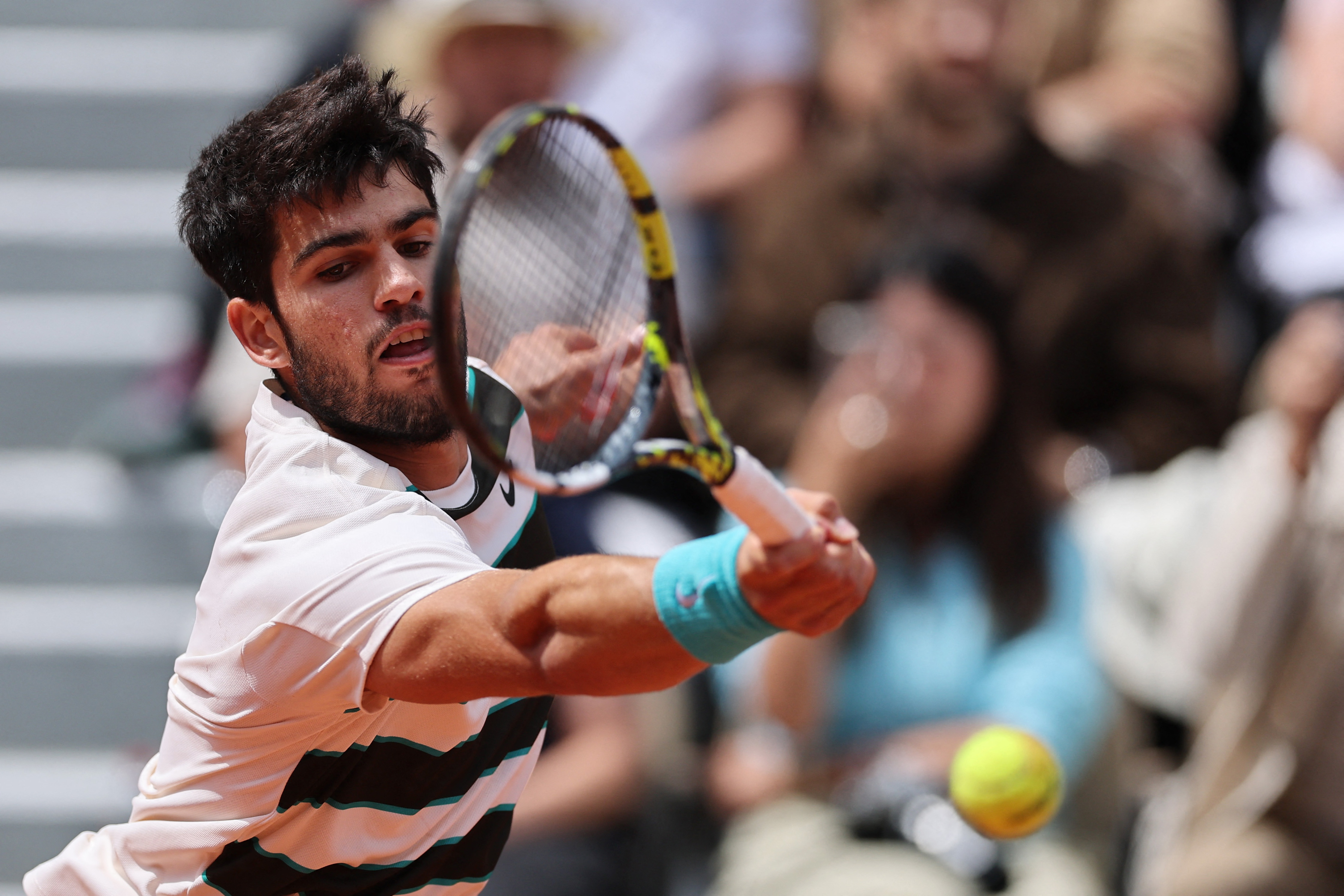 意大利网球队翻盘英国网球队,阿尔卡拉斯统治全场 意大利网球队翻盘英国网球队,阿尔卡拉斯统治全场