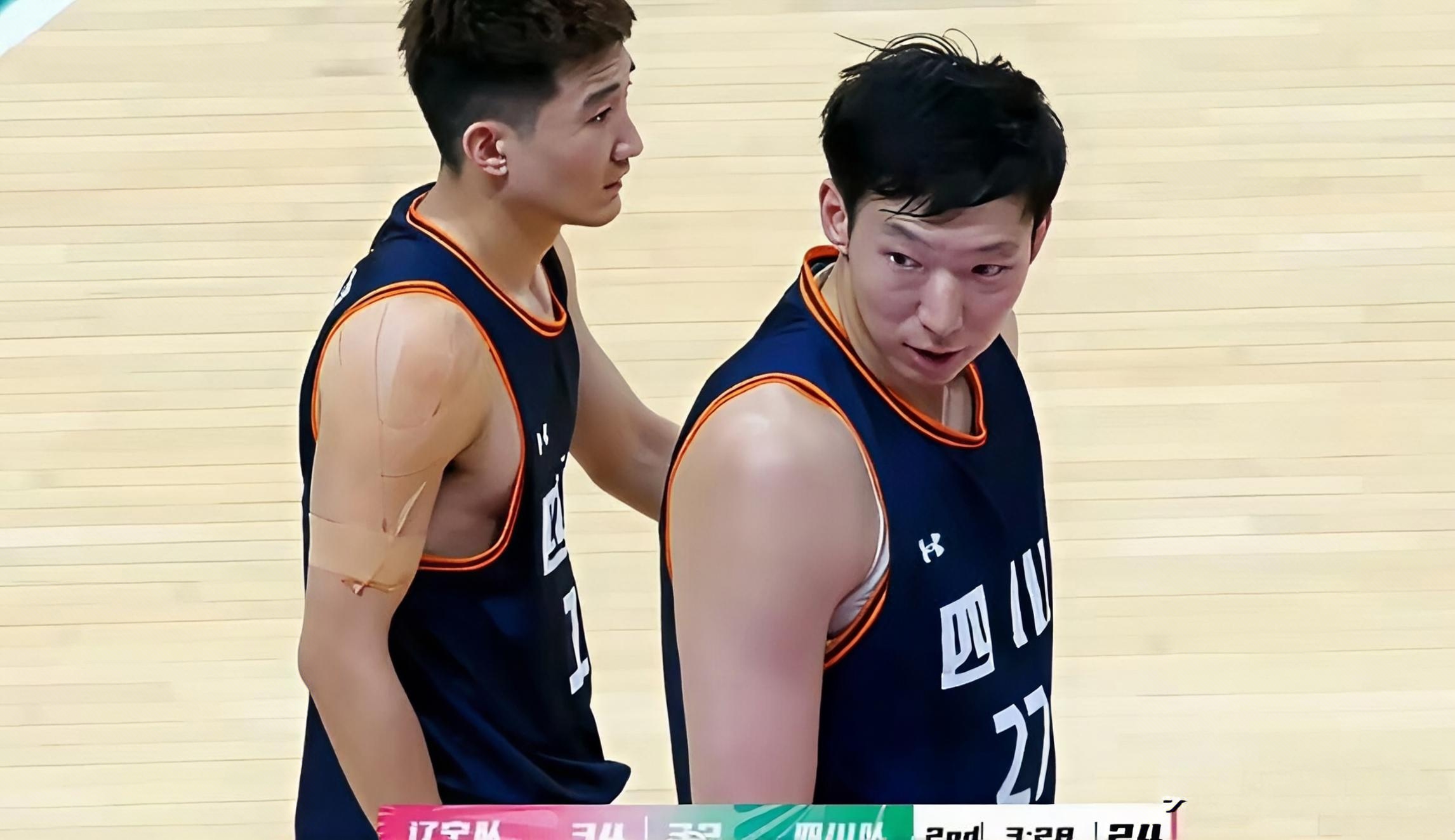 爵士险胜深圳队，周琦带队取胜