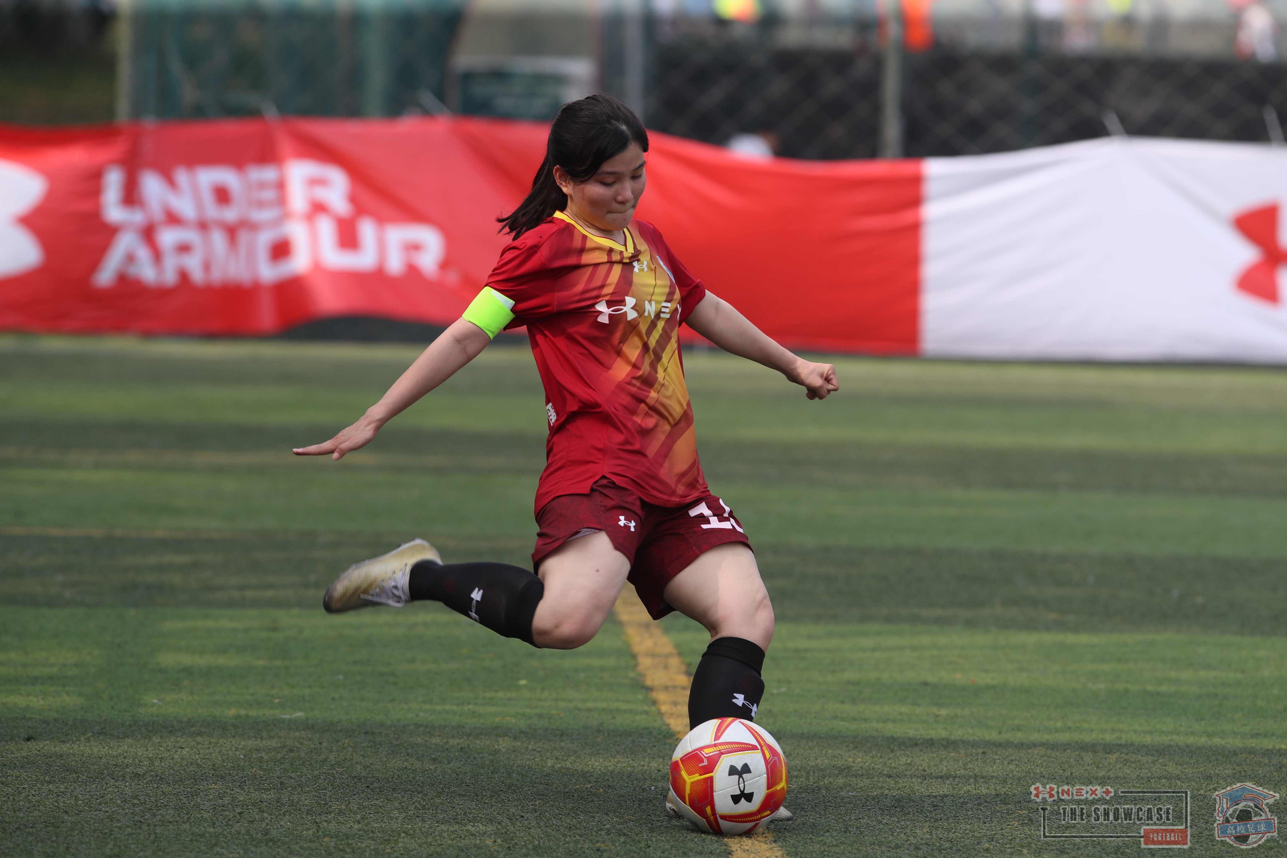 战场女足靠近目标，高昂信念豪取胜利的简单介绍