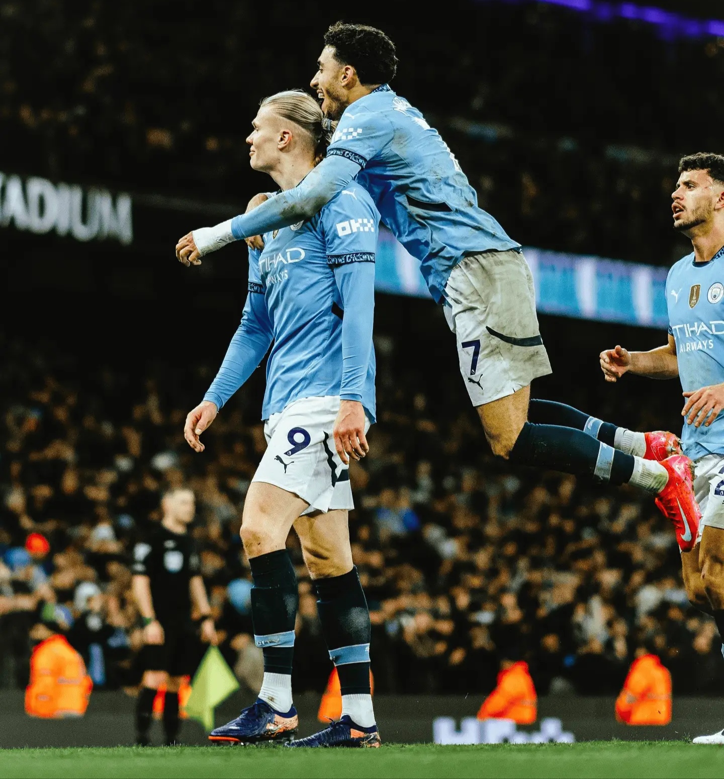 曼城客场斩获三分，全力保住争冠优势