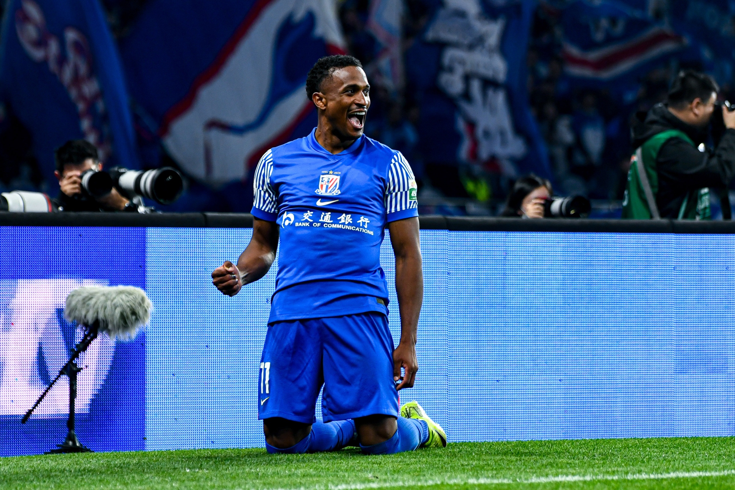 上海申花战胜重庆力帆，成为焦点话题的简单介绍