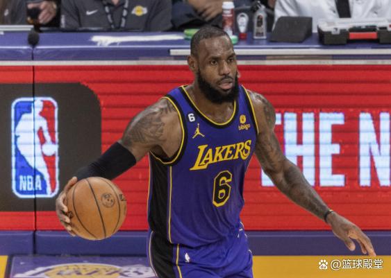 鹈鹕队新援表现抢眼，帮助球队赢得胜利的简单介绍