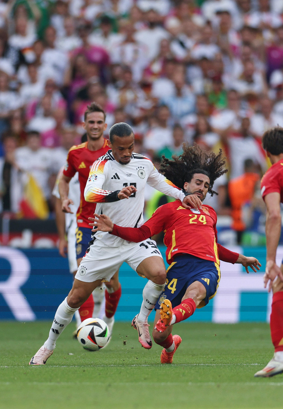 开云体育直播-西班牙球队在比赛中取得胜利