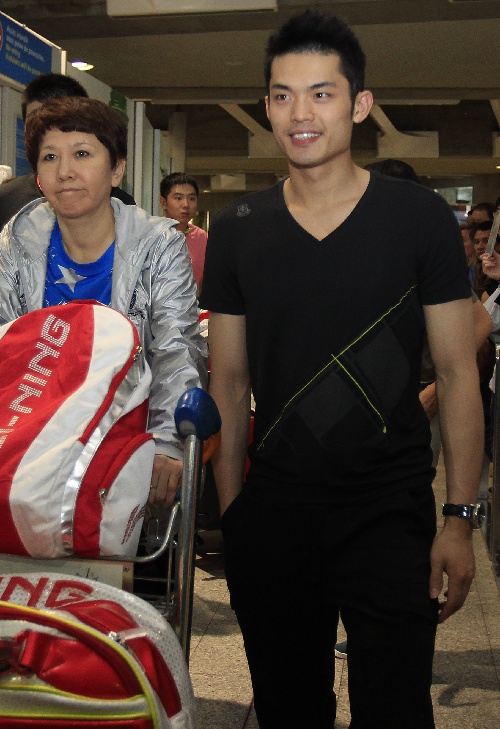 包含法国羽毛球队血洗泰国羽毛球队，林丹三分雨点燃全场的词条