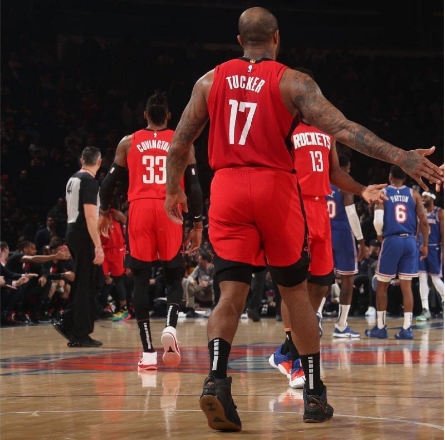 包含瑞士血洗哥伦比亚，恩昆库打破历史纪录的词条