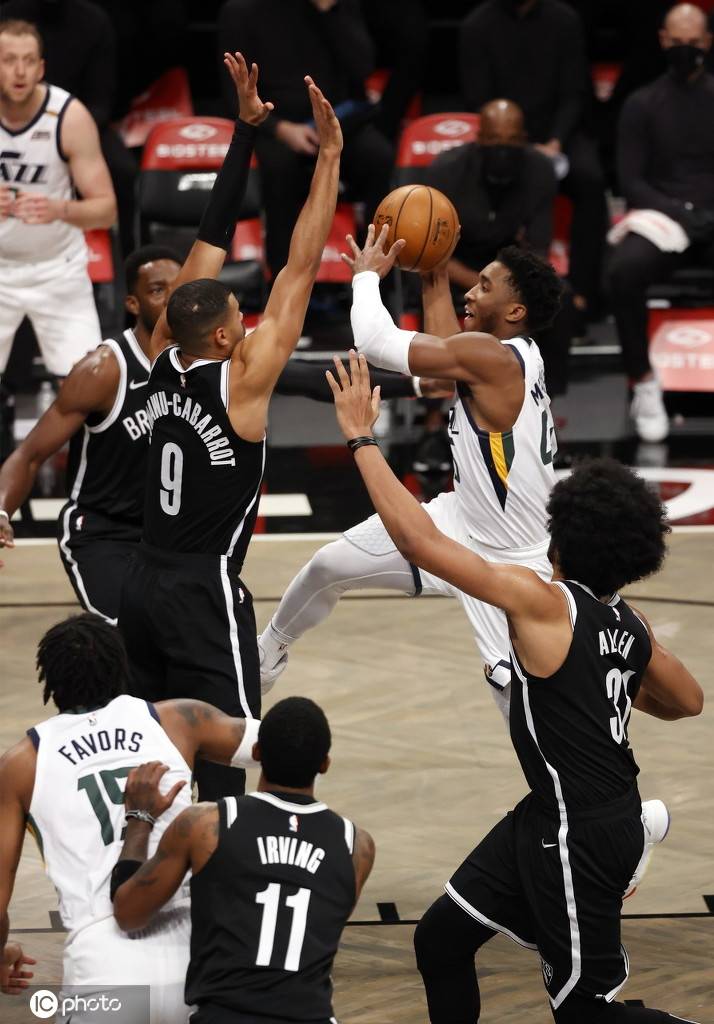 上海队碾压篮网，米切尔统治全场