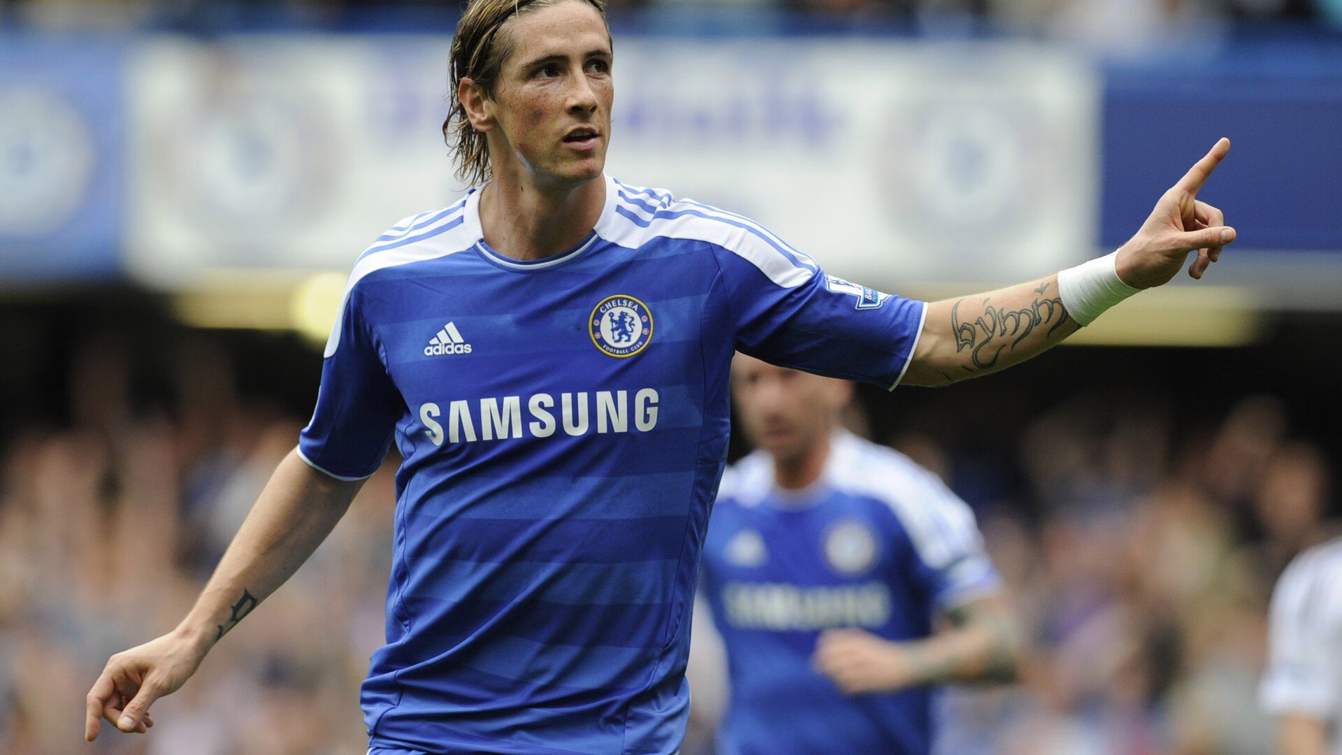 乌克兰连续得分压制英格兰，格纳布里刷新纪录，欧洲足坛的双重变奏