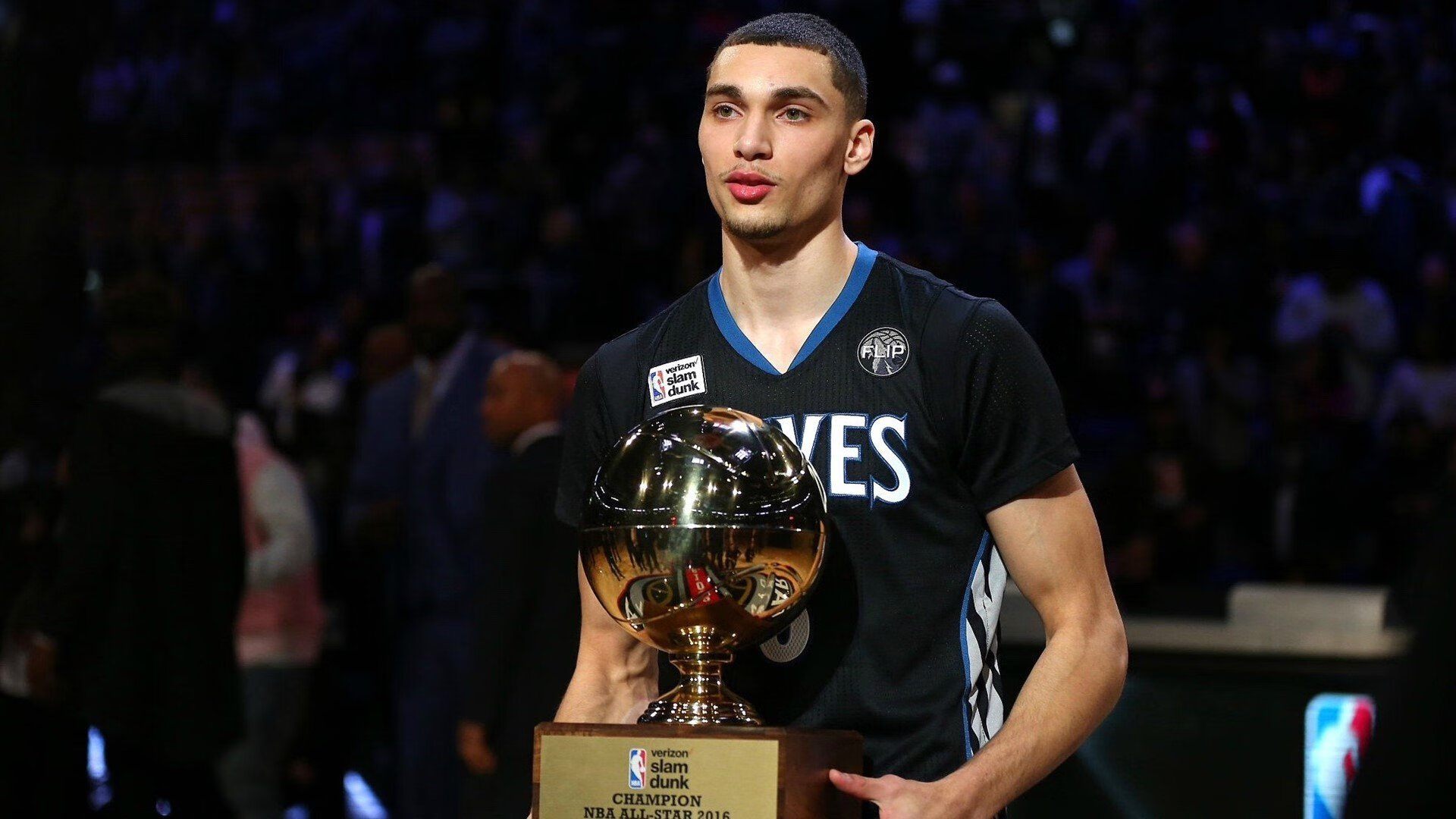 欧文刷新纪录之夜,江苏队完胜山东队展现篮球魅力